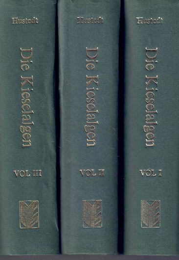 Die Kieselalgen Deutschlands, Österreichs und der Schweiz. Mit Berücksichtigung der übrigen Länder Europas sowie der angrenzenden Meeresgebiete. 3 Vols. 1927-1964. Reprint 1991. (Rabenhorst, Kryptogamenflora von Deutschland..., Band VII). 4220 figs. XII, 2581 p. gr8vo. Hardcover.